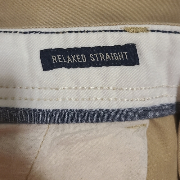 American Eagle Men's Relaxed Straight Leg & Flat Front Chino Pants w/ Pockets - Picture 3 of 7